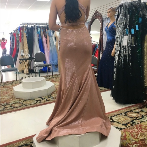 Brand new prom dress 2020 - Picture 3 of 4